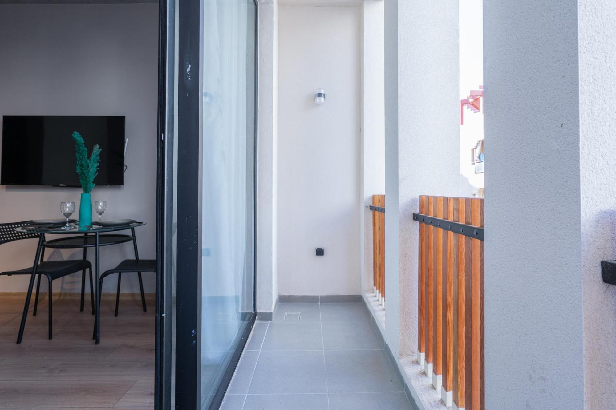 Twenty Six Anfa Luxury By Shortstaycasa-central-parking